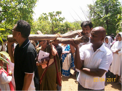 YWAMers in India join Catholics and other Christians in a "Way of the Cross" 